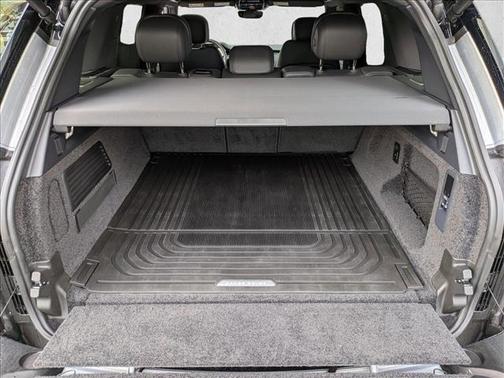 Hakuba Silver Metallic 2025 Land Rover Range Rover P530 SE