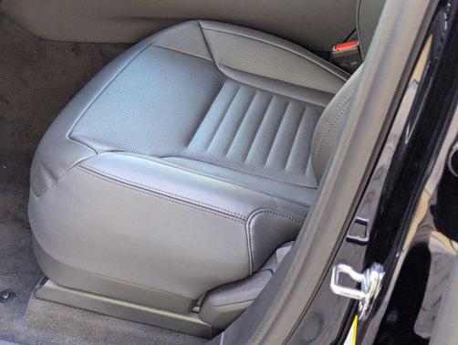 Narvik Gloss Black 2026 Land Rover Range Rover Sport P635 SV Black