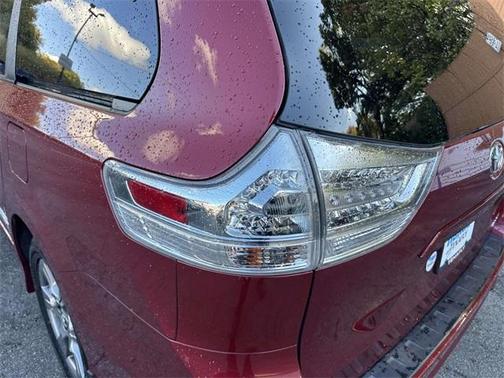 2019 Toyota Sienna SE Premium