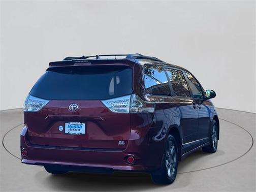 2019 Toyota Sienna SE Premium