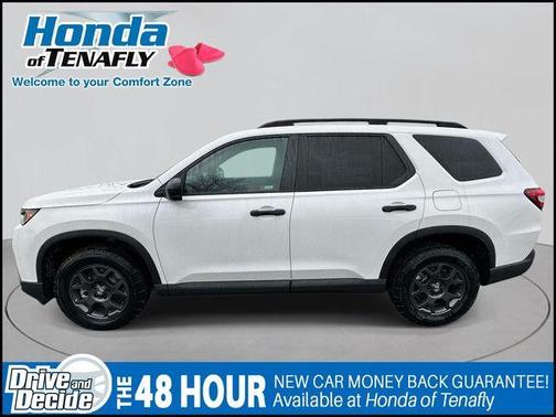 Platinum White Pearl 2026 Honda Pilot TrailSport