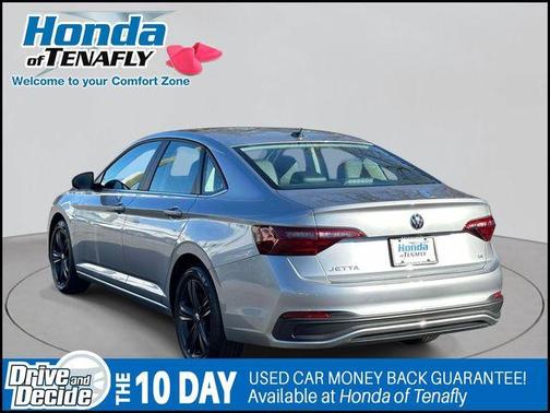 Pyrite Silver Metallic 2024 Volkswagen Jetta 1.5T SE