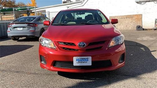 Photo 2 of 24 of 2011 Toyota Corolla LE