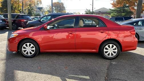Photo 4 of 24 of 2011 Toyota Corolla LE