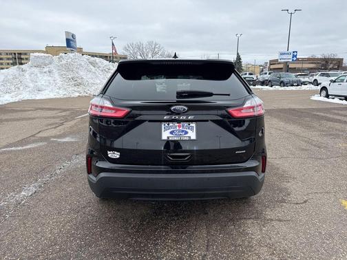 2021 Ford Edge SE