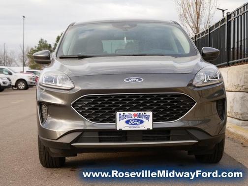 Photo 3 of 31 of 2020 Ford Escape SE