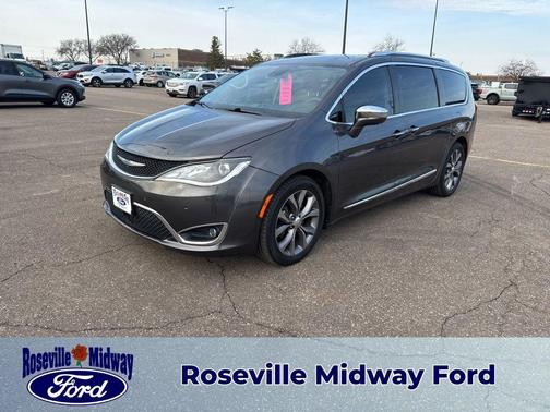 Granite Crystal Clearcoat Metallic 2018 Chrysler Pacifica Limited