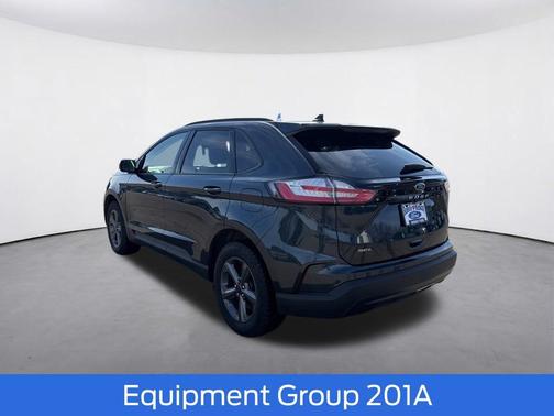 Blue Metallic 2023 Ford Edge SEL