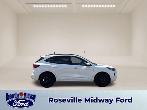 2023 Ford Escape ST-Line Elite