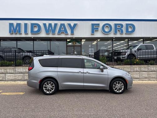 2021 Chrysler Pacifica Touring-L