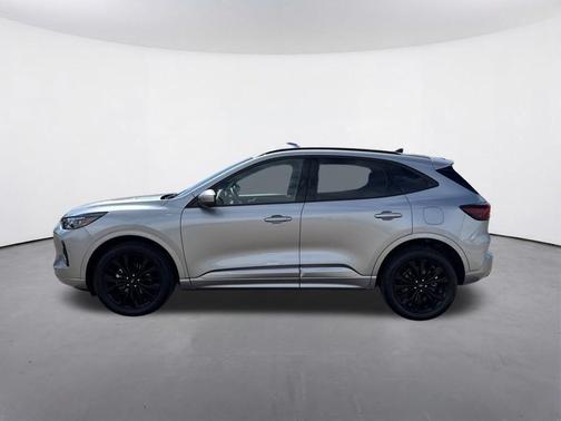 Iconic Silver Metallic 2023 Ford Escape ST-Line Elite