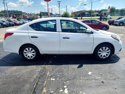 2018 Nissan Versa 1.6 S+