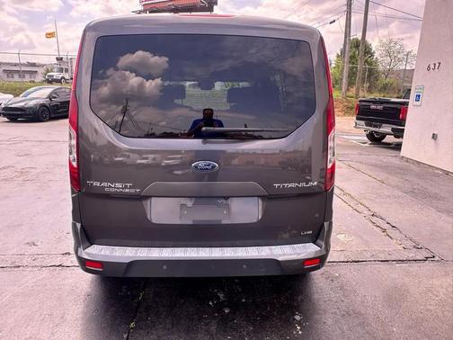 2020 Ford Transit Connect Titanium w/Rear Liftgate