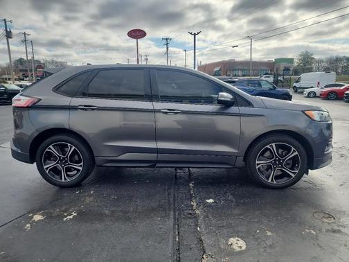 2021 Ford Edge ST