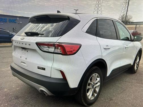 WHITE 2022 Ford Escape SE