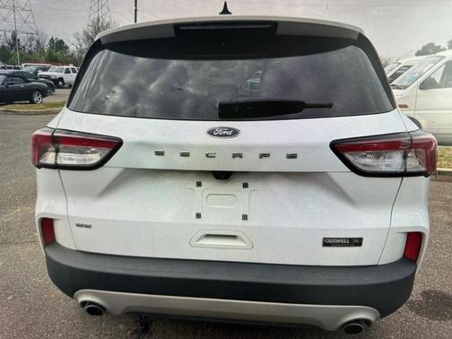 WHITE 2022 Ford Escape SE
