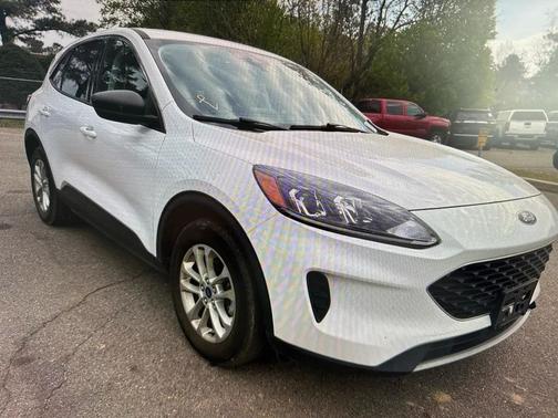 WHITE 2022 Ford Escape SE