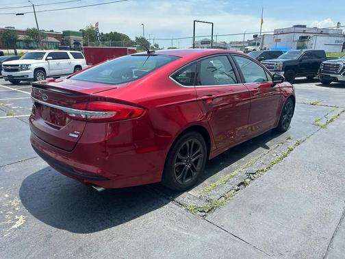 RED 2018 Ford Fusion SE