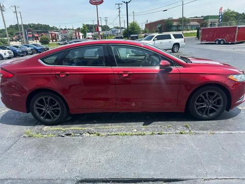RED 2018 Ford Fusion SE