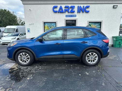 BLUE 2022 Ford Escape S