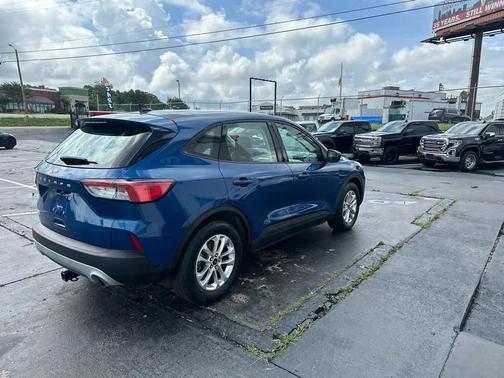 BLUE 2022 Ford Escape S