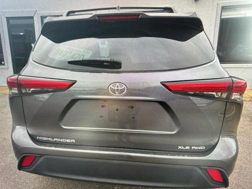 GRAY 2021 Toyota Highlander XLE