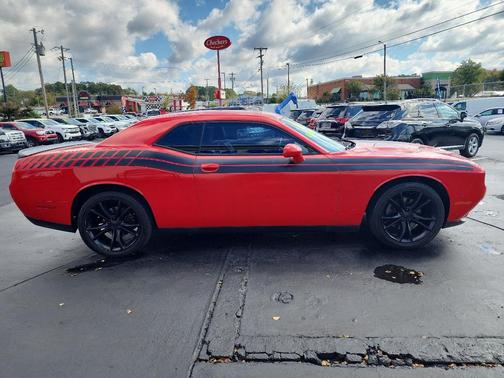 2016 Dodge Challenger SXT