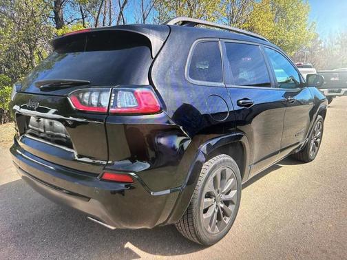 Black 2020 Jeep Cherokee High Altitude