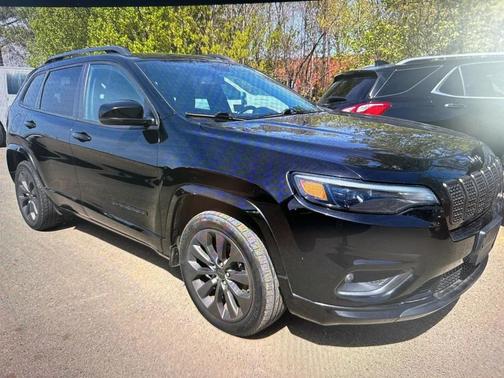 Black 2020 Jeep Cherokee High Altitude