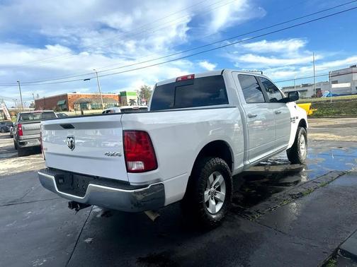 2019 RAM 1500 SLT