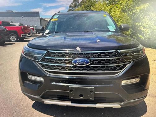 Black 2022 Ford Explorer XLT 4WD