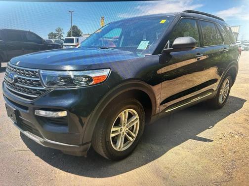 Black 2022 Ford Explorer XLT 4WD