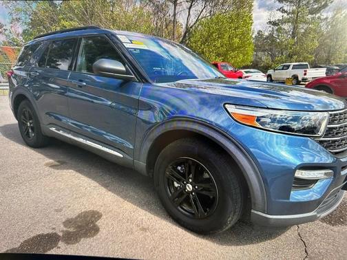 Blue 2020 Ford Explorer XLT RWD