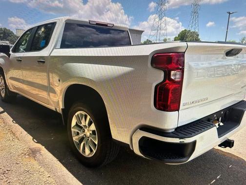 WHITE 2024 Chevrolet Silverado 1500 Custom