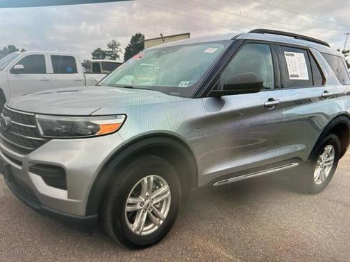 Silver 2022 Ford Explorer XLT 4WD