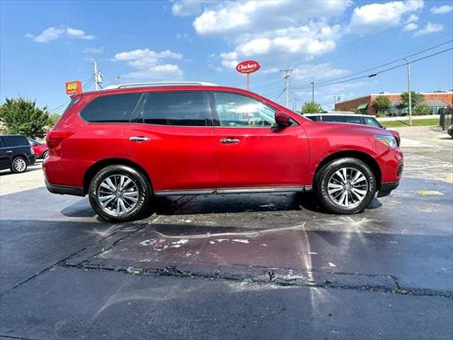 2018 Nissan Pathfinder SV