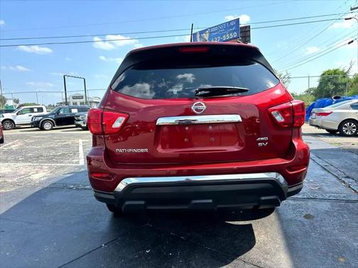 2018 Nissan Pathfinder SV