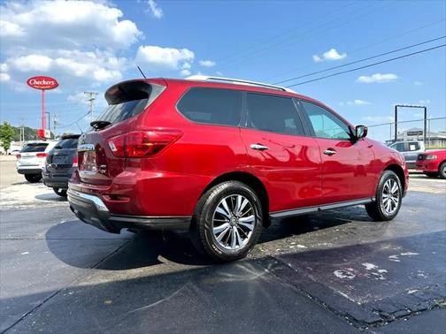 2018 Nissan Pathfinder SV