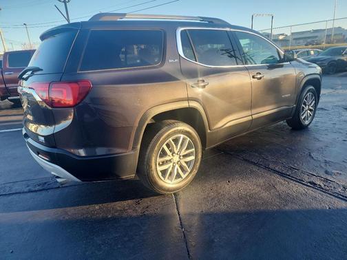 2017 GMC Acadia SLE-2