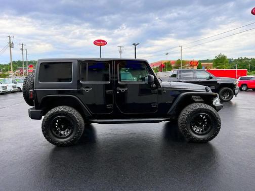 BLACK 2017 Jeep Wrangler Unlimited Rubicon