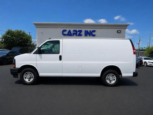 WHITE 2021 Chevrolet Express 2500 LT