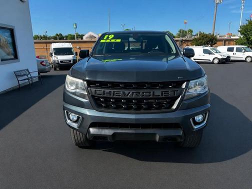 GRAY 2019 Chevrolet Colorado LT