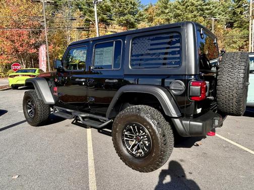 Black Clearcoat 2024 Jeep Wrangler Rubicon
