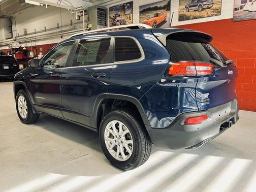Patriot Blue Pearlcoat 2018 Jeep Cherokee Latitude Plus