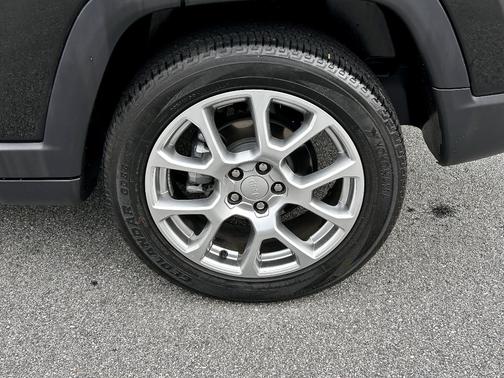 2023 Jeep Compass Latitude Lux