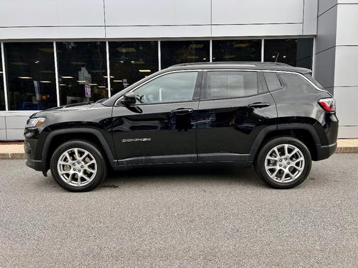2023 Jeep Compass Latitude Lux