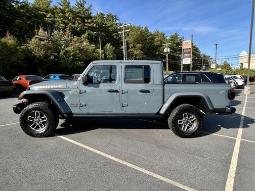 2024 Jeep Gladiator Mojave X