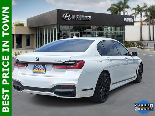 2022 BMW 740 i