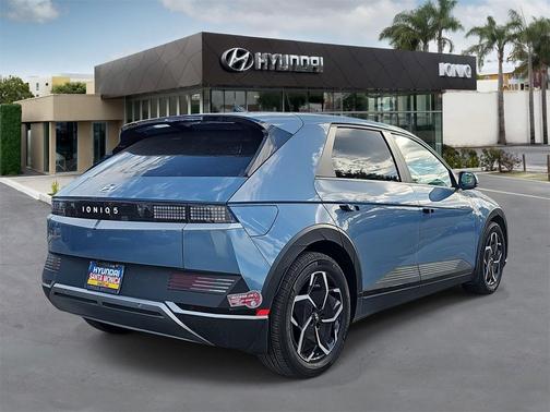 2024 Hyundai IONIQ 5 SE