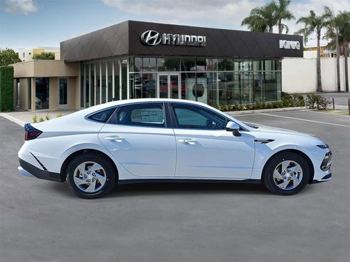 2026 Hyundai SONATA SE